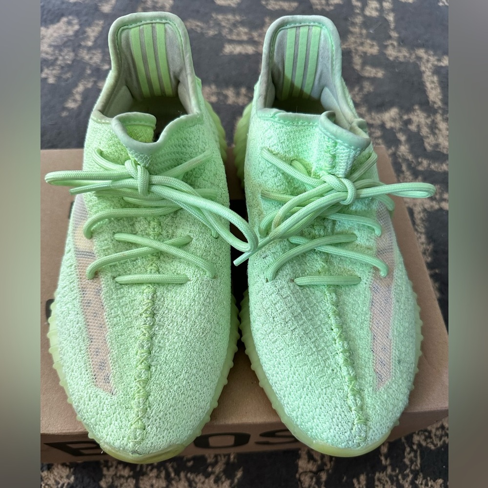 Adidas Yeezy Boost 350 V2 Glow